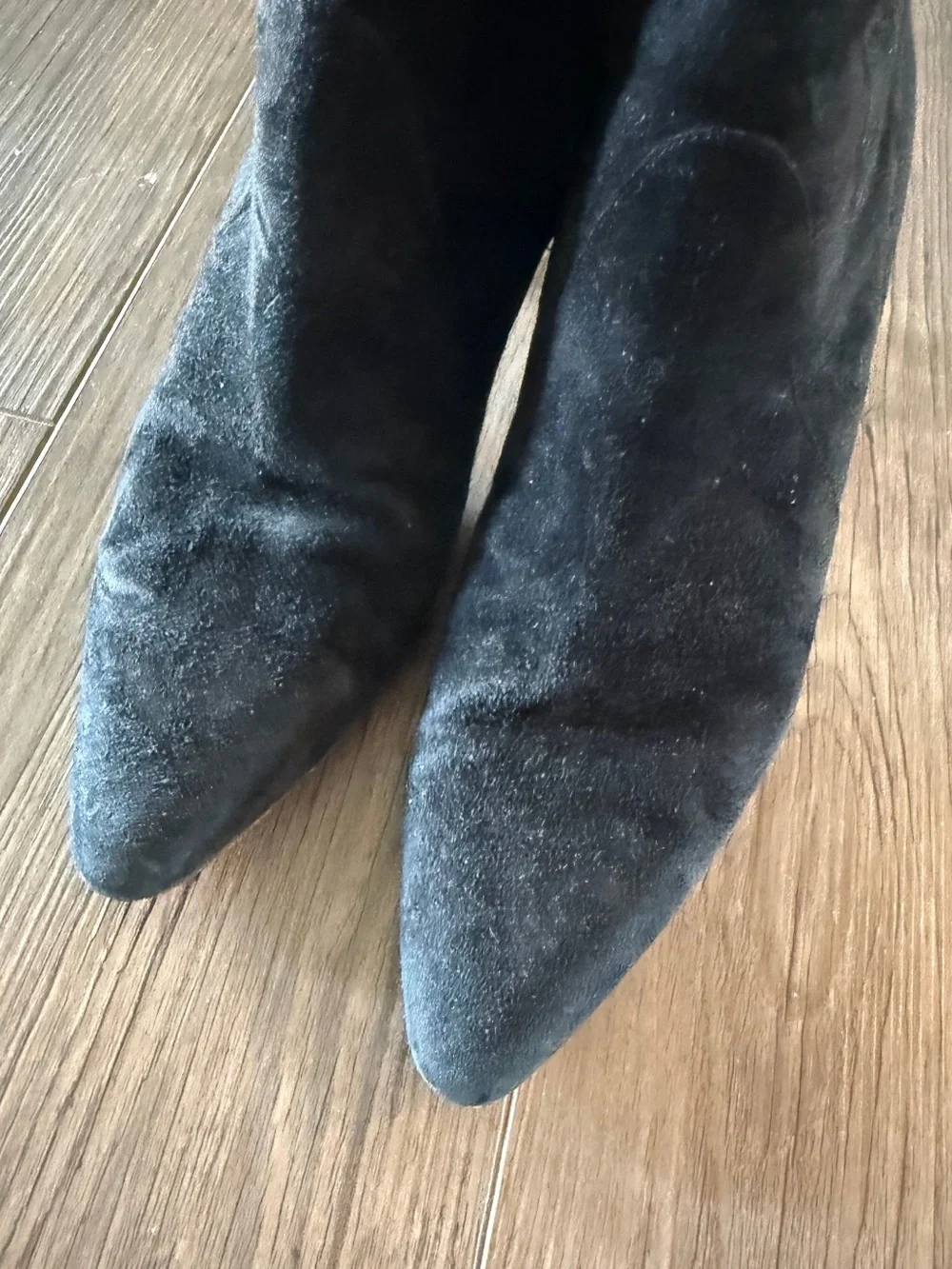 Bally Suede Vintage Medallion Chain Pointed Toe Heel Boots Size 8